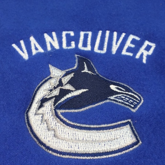 NHL Vancouver Canucks Hockey Dog Pet Fleece Hoodie Sweater Coat Size X-Large - Picture 2 of 10